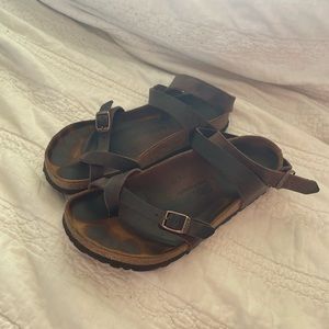 ✨Brown Yara Birkenstocks✨